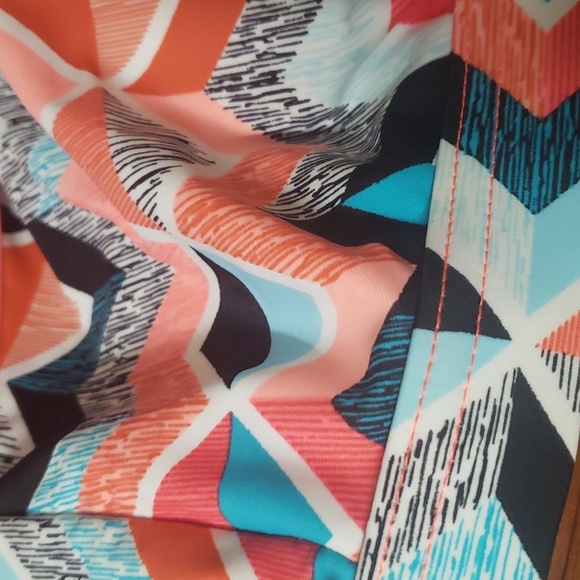 Zeroxposur Black / Orange & Blue Swimsuit Top Only Swimwear Size 2X - Picture 5 of 11